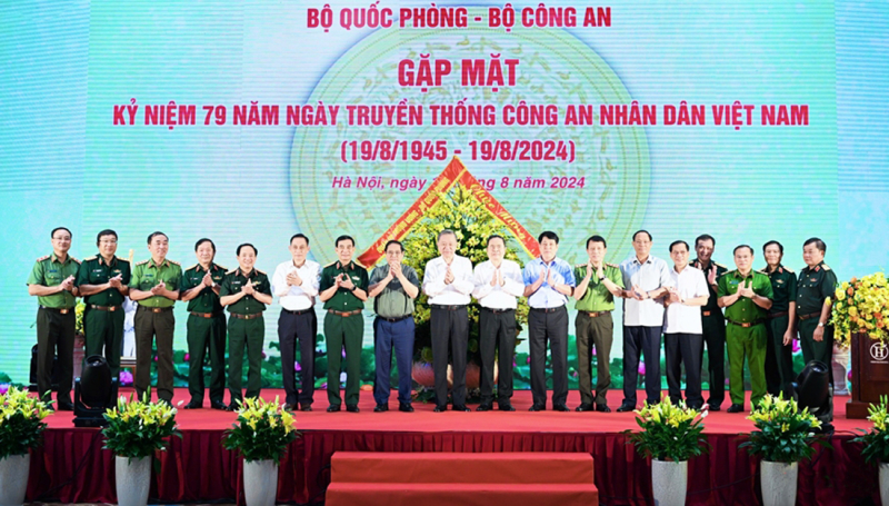 QĐND và CAND luôn kề vai, sát cánh, đoàn kết thực hiện thắng lợi nhiệm vụ quốc phòng, an ninh -0