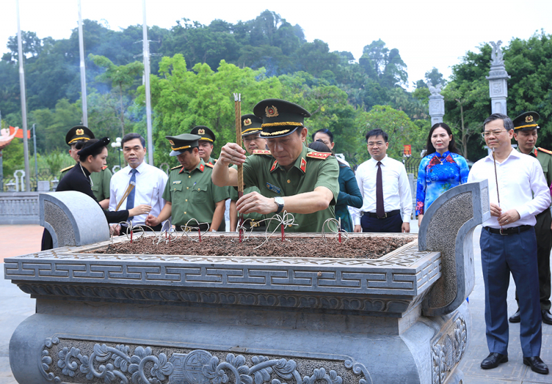 Đoàn công tác của Bộ Công an về nguồn tại Nha Công an Trung ương -0