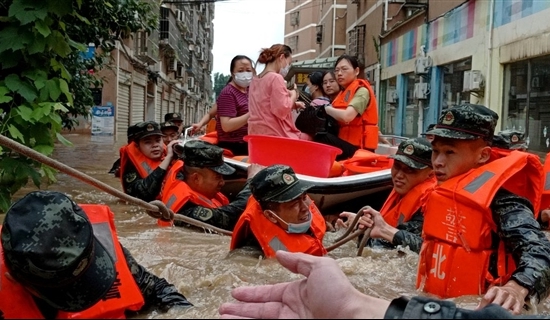 Lũ lụt nghiêm trọng, hàng loạt thành phố ở Trung Quốc phát 