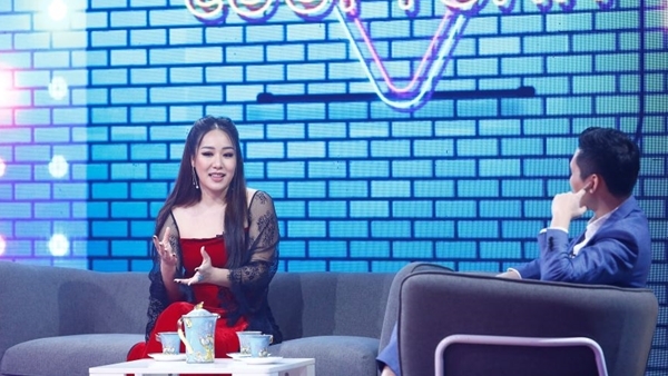 Hoa hậu Ngô Phương Lan chia sẻ quan điểm về học online trong “Cuộc hẹn cuối tuần”