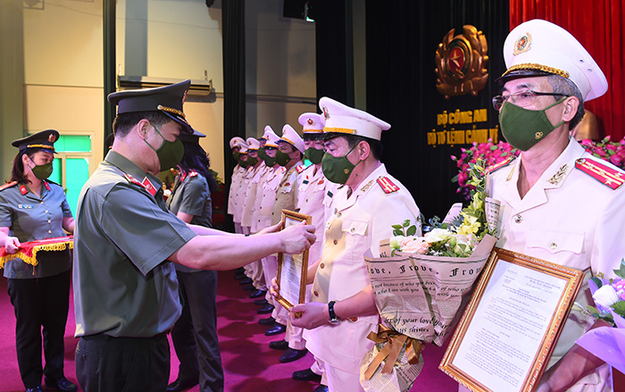 Tiền đề để cơ cấu lại đội ngũ cán bộ theo hướng tăng cường chất lượng -0