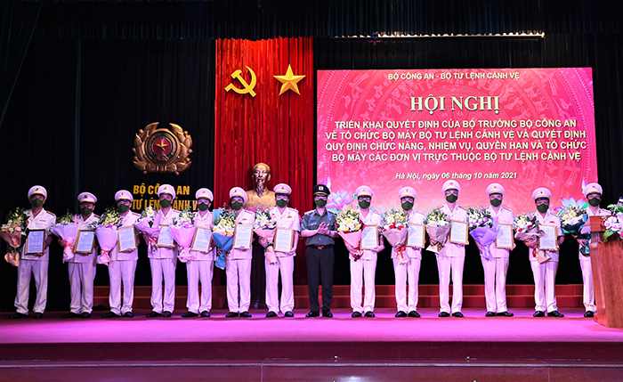 Tiền đề để cơ cấu lại đội ngũ cán bộ theo hướng tăng cường chất lượng -0