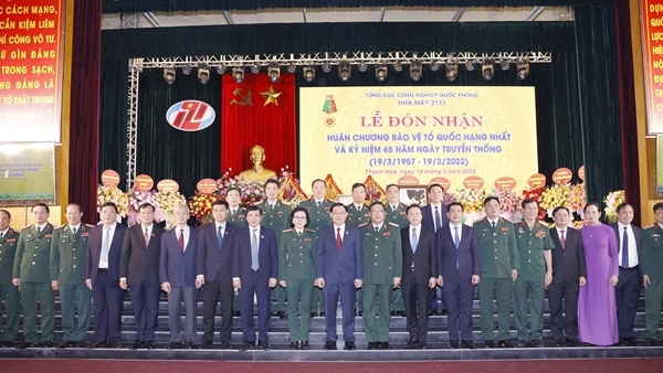 Chủ tịch Quốc hội Vương Đình Huệ tham dự Lễ kỷ niệm 65 năm Ngày truyền thống Nhà máy Z111 - Báo Công an Nhân dân điện tử
