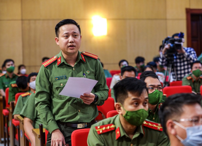 Minister To Lam meets public security youths - 0