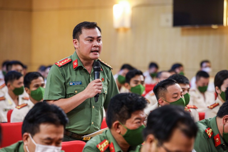 Minister To Lam meets public security youths - 1