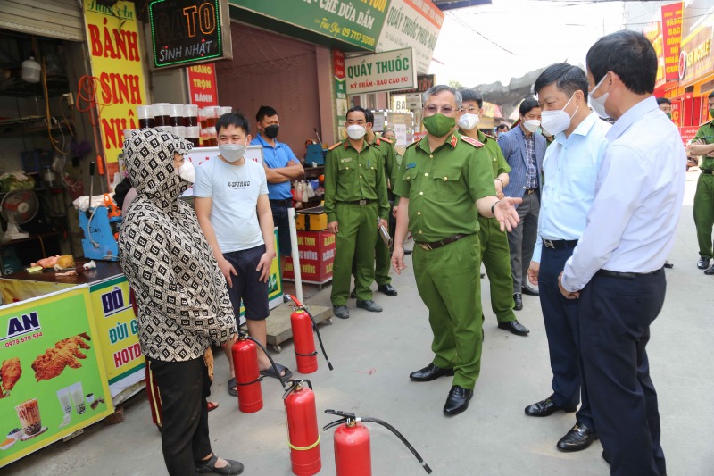 Deputy Minister Nguyen Van Long works with Bac Ninh Provincial Police Department - 2