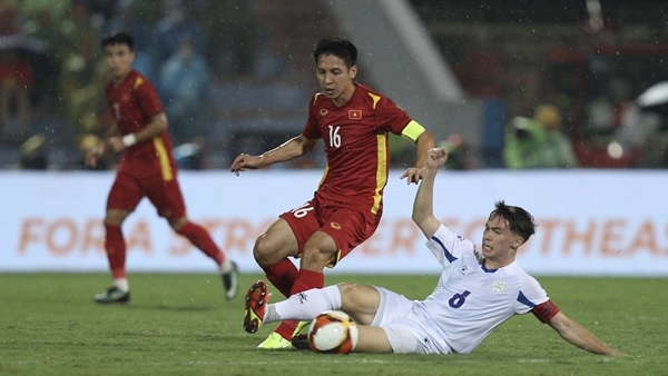 thumbnail - Bị U23 Philippines cầm chân, U23 Việt Nam "trở lại mặt đất"