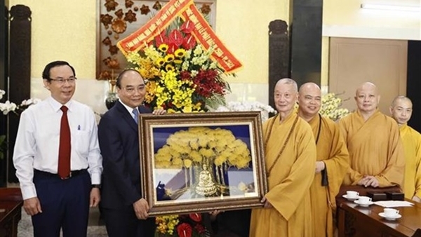 President, VFF leader congratulate Buddhists on Lord Buddha’s birthday ...