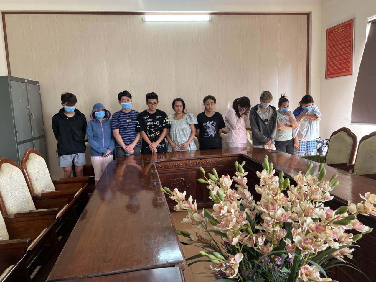 Công an  Hà Tĩnh triệt xóa đường dây lừa đảo giả danh nhân viên ngân hàng  - 1