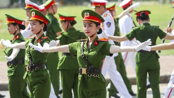 Đại tướng Tô Lâm dự tổng duyệt chương trình của Đoàn Nhạc Cảnh sát Việt Nam