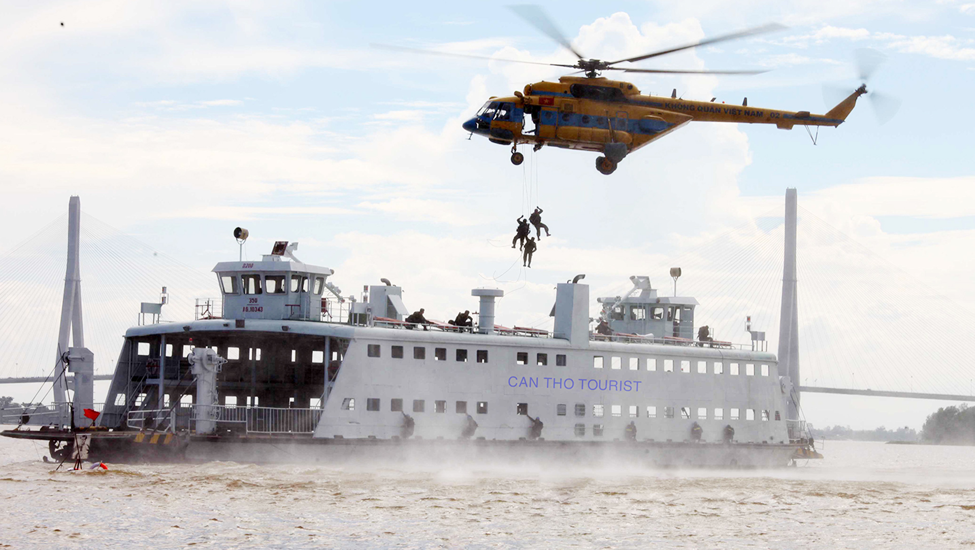 Bảo vệ cuộc sống bình yên - Sứ mệnh của những chiến sĩ Công an -0