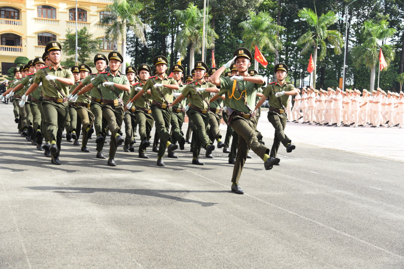 Deputy Minister Le Quoc Hung attends opening ceremony of new school year at People's Security University  - 2