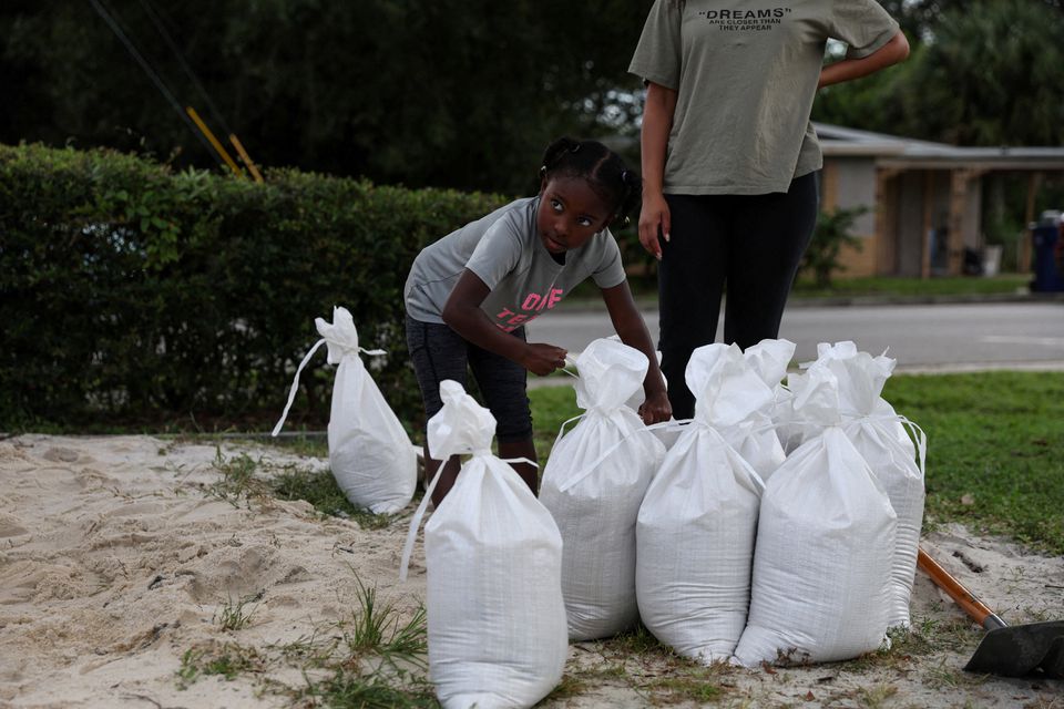 Hàng triệu người tại Florida được lệnh sơ tán trước khi bão Ian đổ bộ  - 0