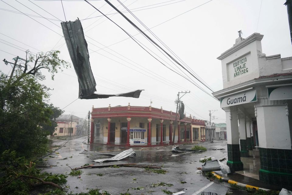 Hàng triệu người tại Florida được lệnh sơ tán trước khi bão Ian đổ bộ  - 1