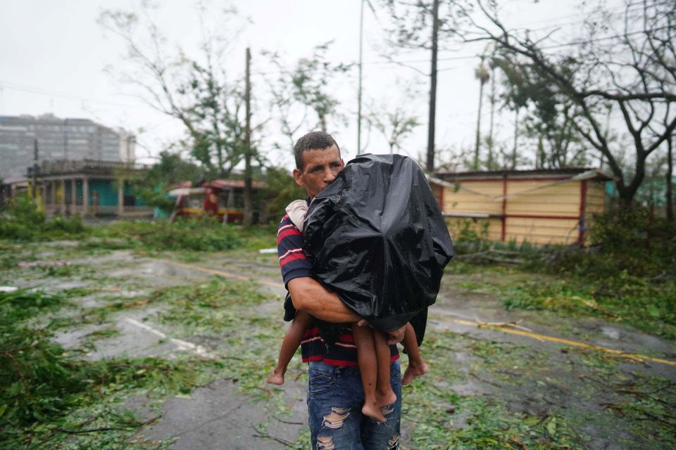 Hàng triệu người tại Florida được lệnh sơ tán trước khi bão Ian đổ bộ  - 3
