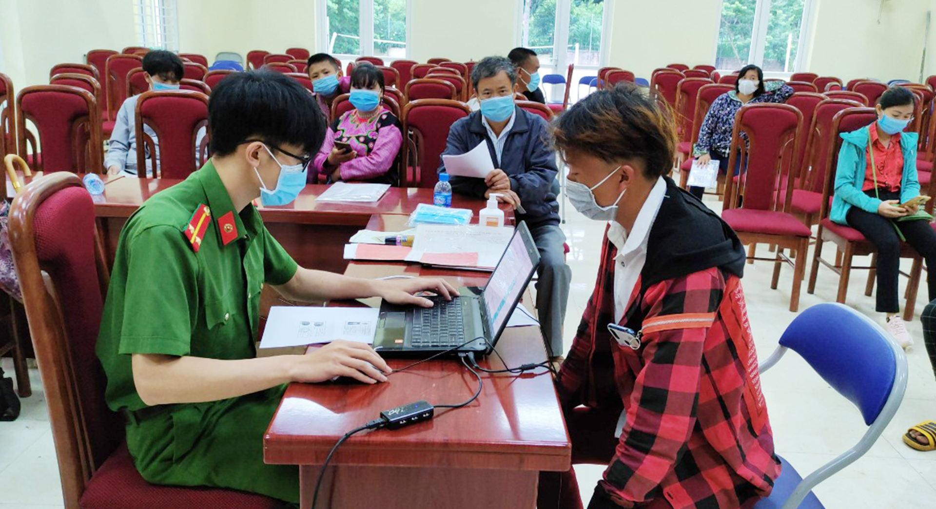 Xây dựng trung tâm dữ liệu quốc gia, lấy người dân là chủ thể phục vụ -0