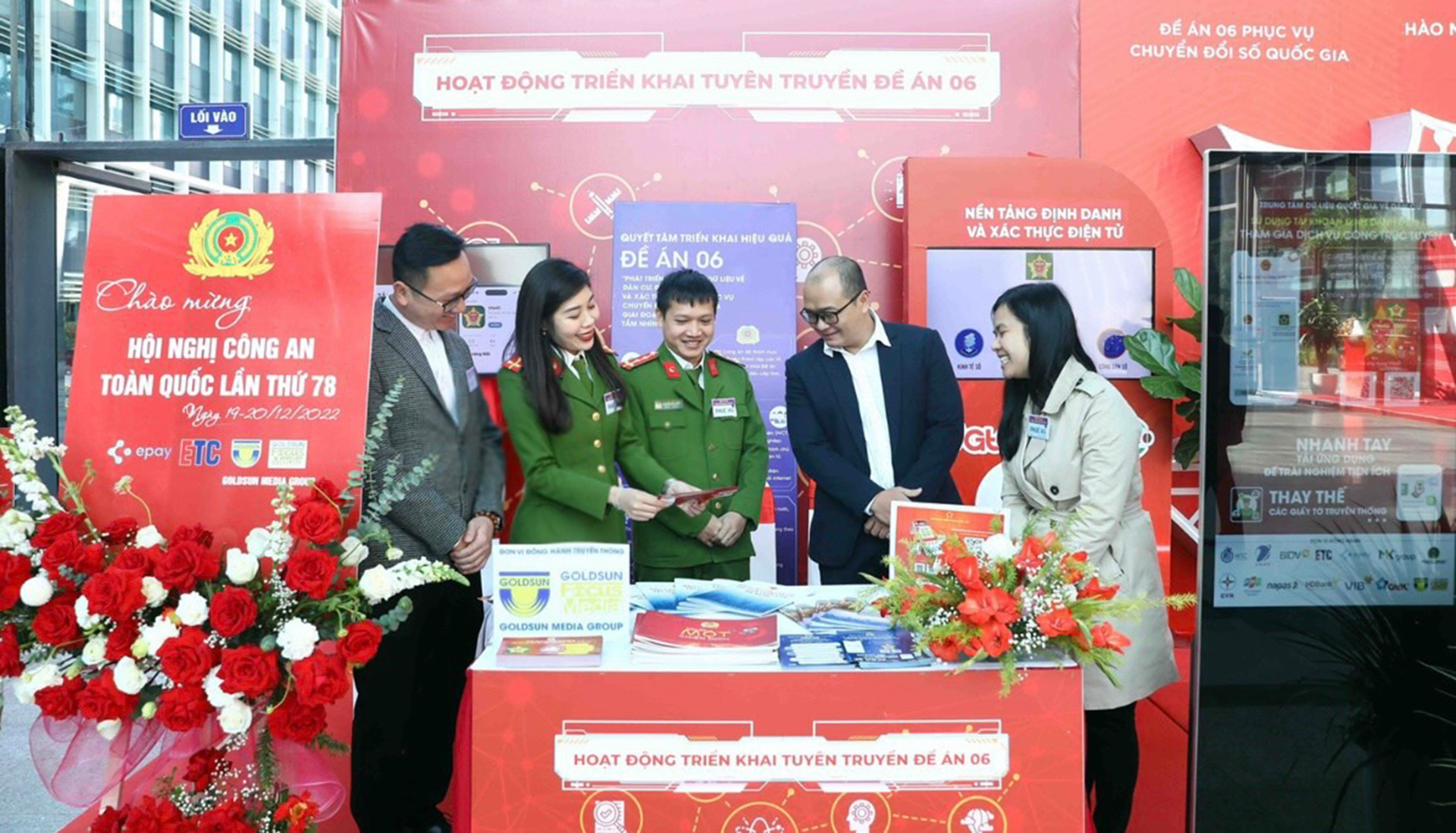 Xây dựng trung tâm dữ liệu quốc gia, lấy người dân là chủ thể phục vụ -0