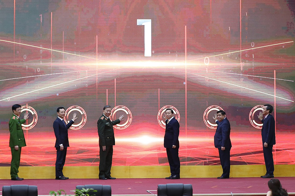 Xây dựng trung tâm dữ liệu quốc gia, lấy người dân là chủ thể phục vụ -0