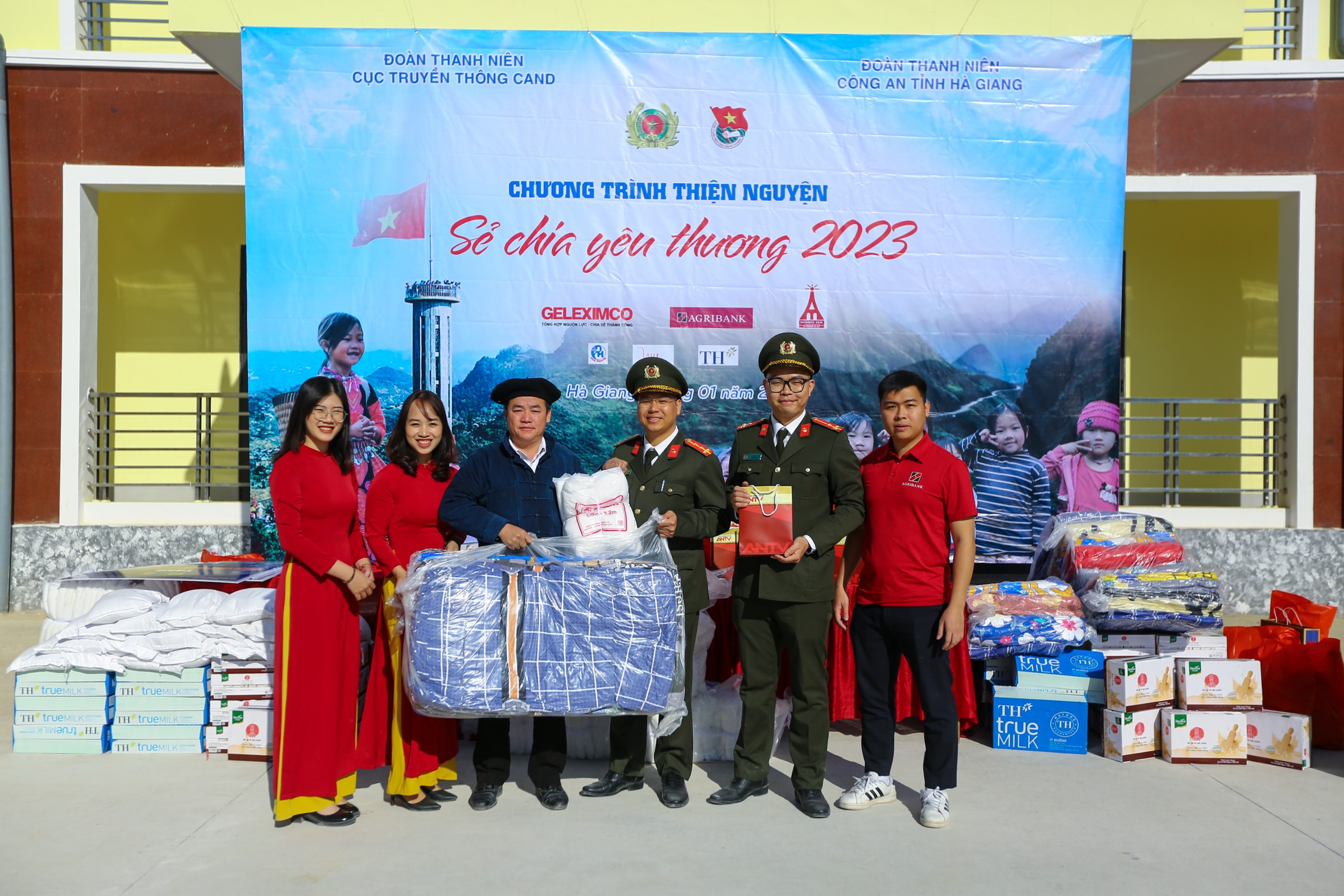 Tuổi trẻ Cục Truyền thông CAND về với miền địa đầu Tổ quốc - 2