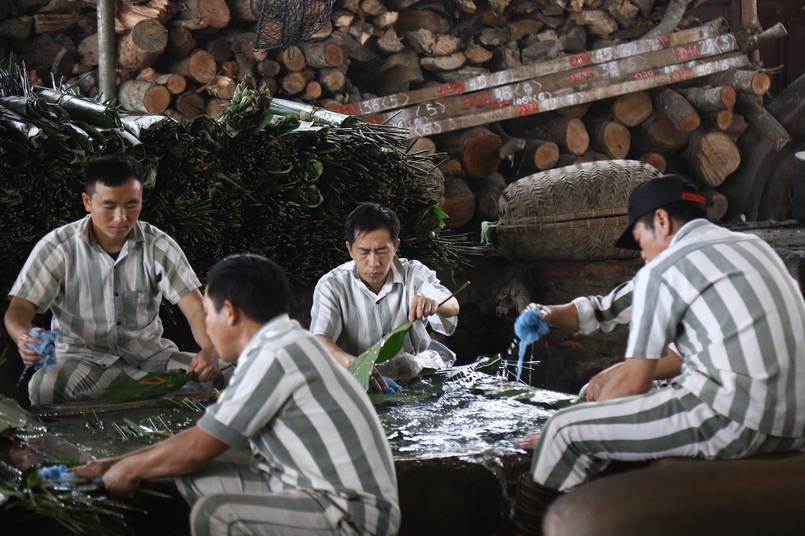 Tết sớm của những con người từng sa ngã - 0