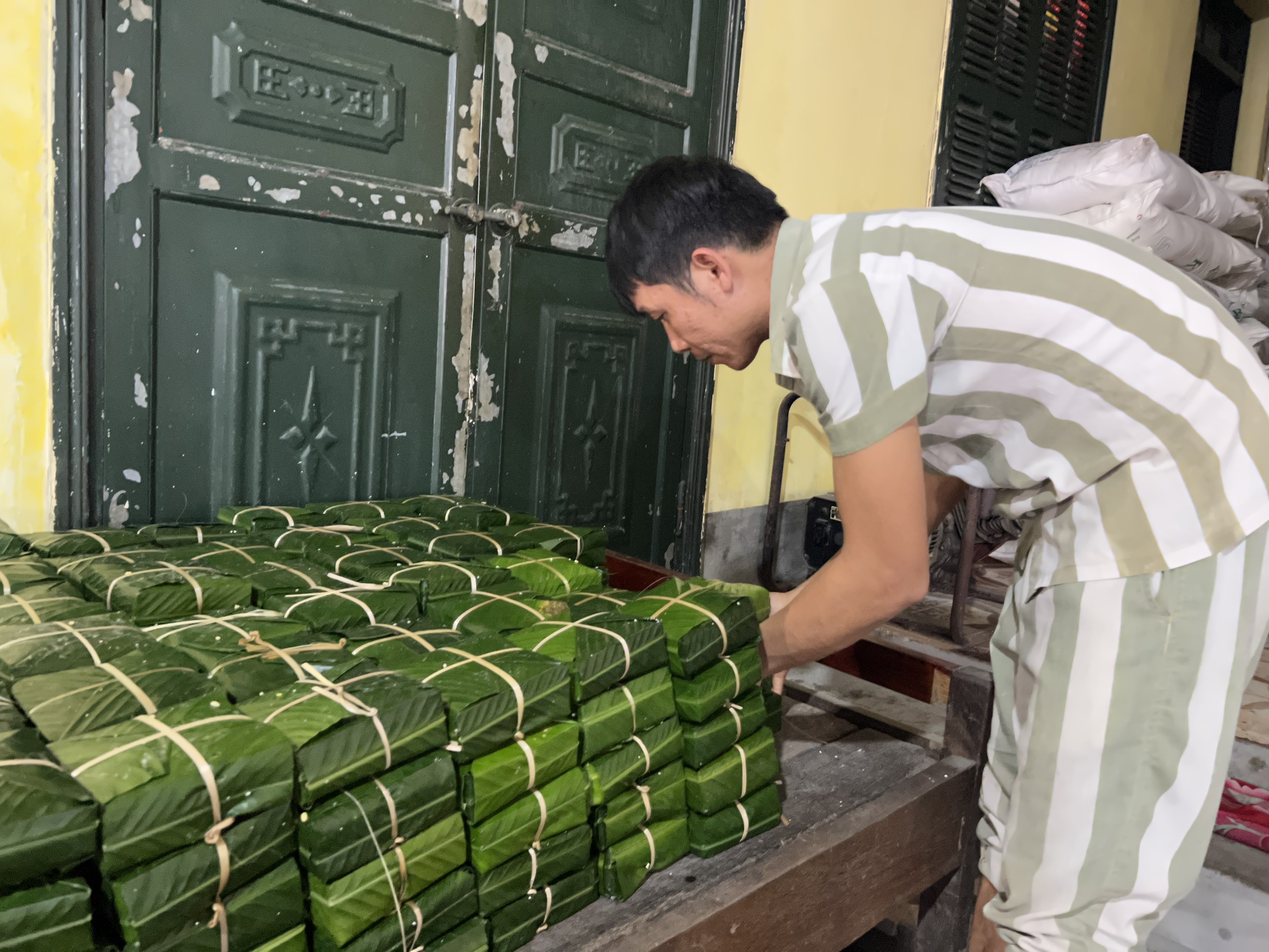 Tết sớm của những con người từng sa ngã - 2