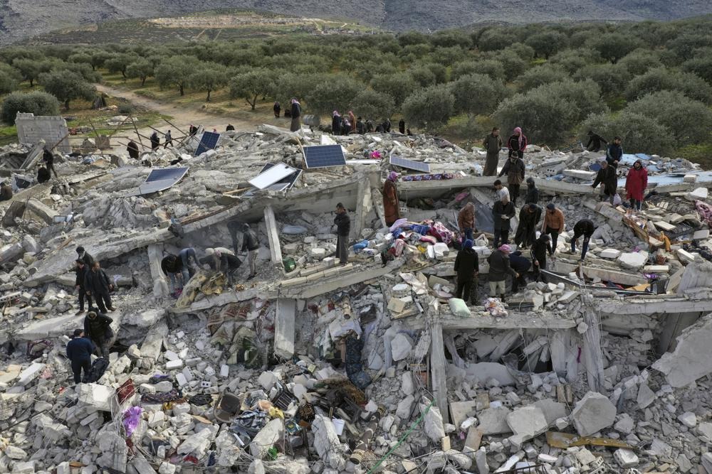 Con số thương vong trong thảm họa động đất Thổ Nhĩ Kỳ không ngừng tăng - 1
