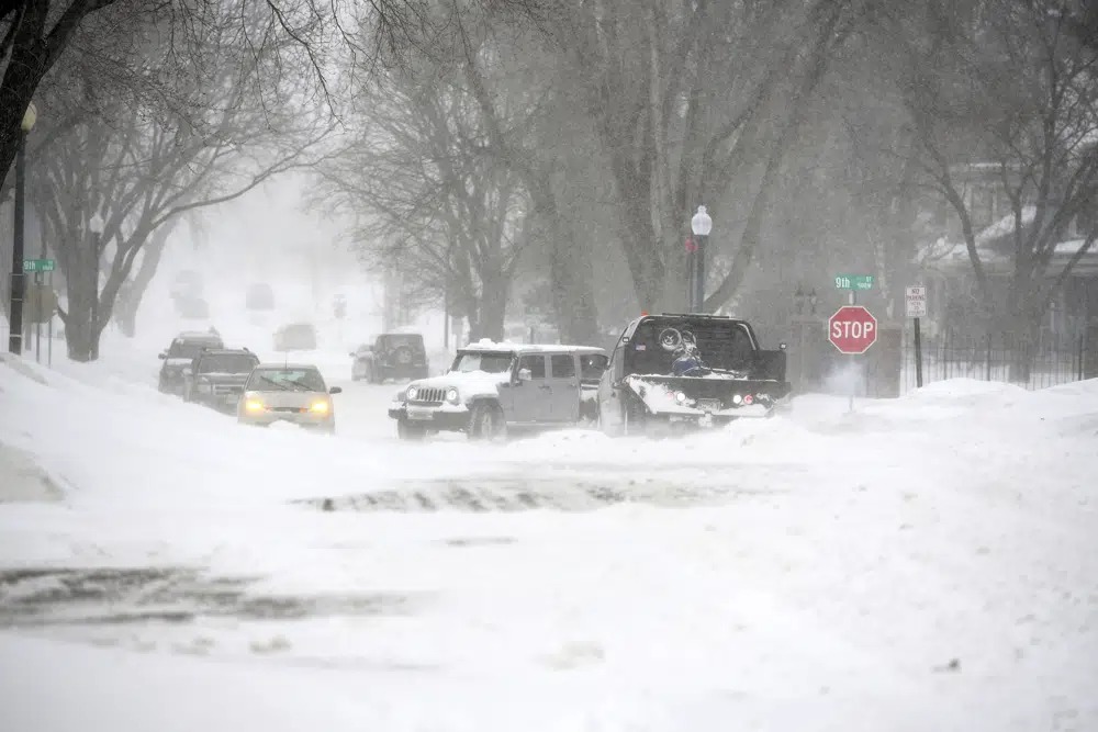 Tuyết phủ trắng nước Mỹ, giao thông tê liệt tại nhiều nơi  - 2