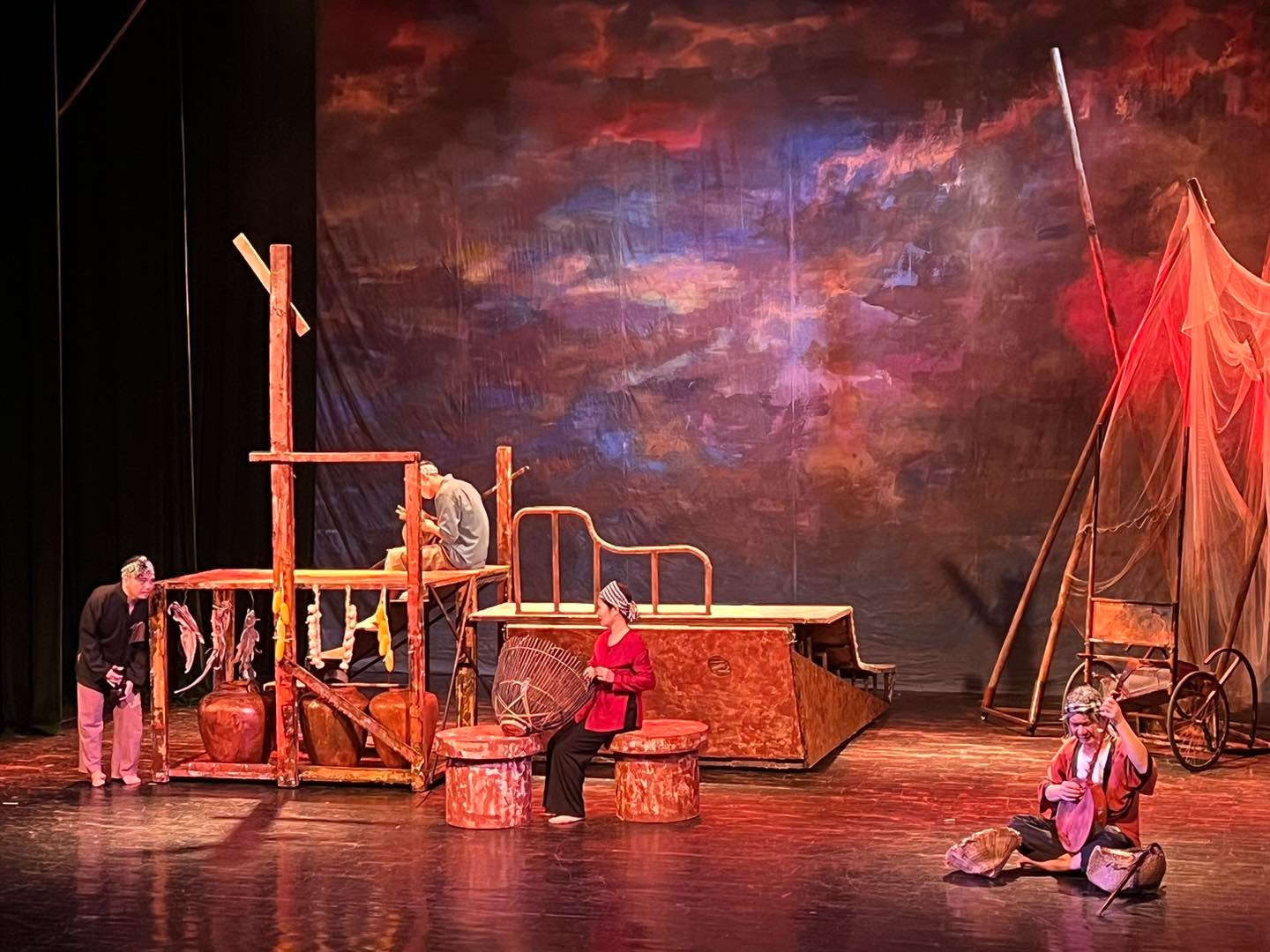 Truyền cảm hứng cho tuổi trẻ qua hình thức sân khấu hóa - 2