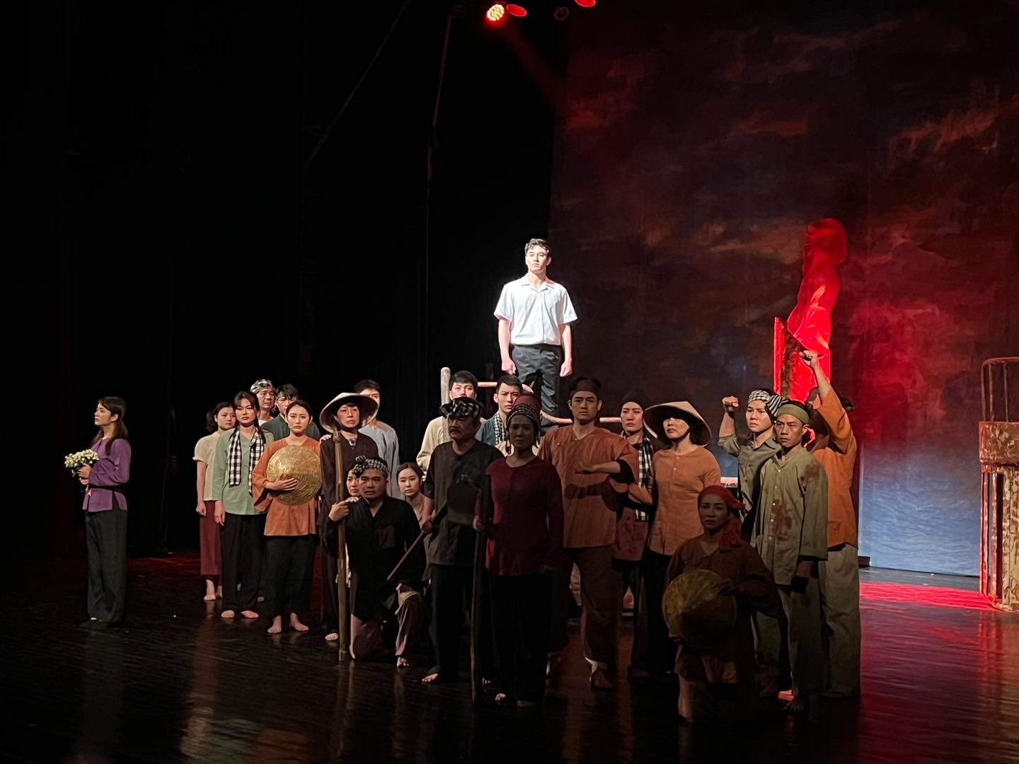 Truyền cảm hứng cho tuổi trẻ qua hình thức sân khấu hóa - 3