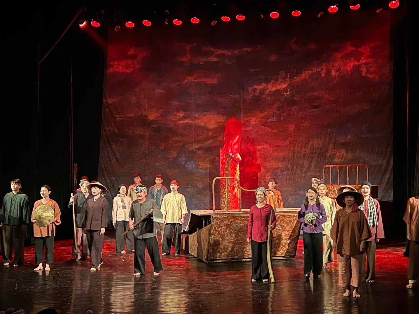 Truyền cảm hứng cho tuổi trẻ qua hình thức sân khấu hóa - 4