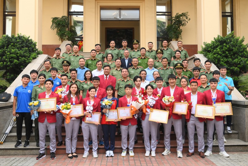 Ministry of Public Security honors sports coaches and athletes participating in the 32nd SEA Games - 0