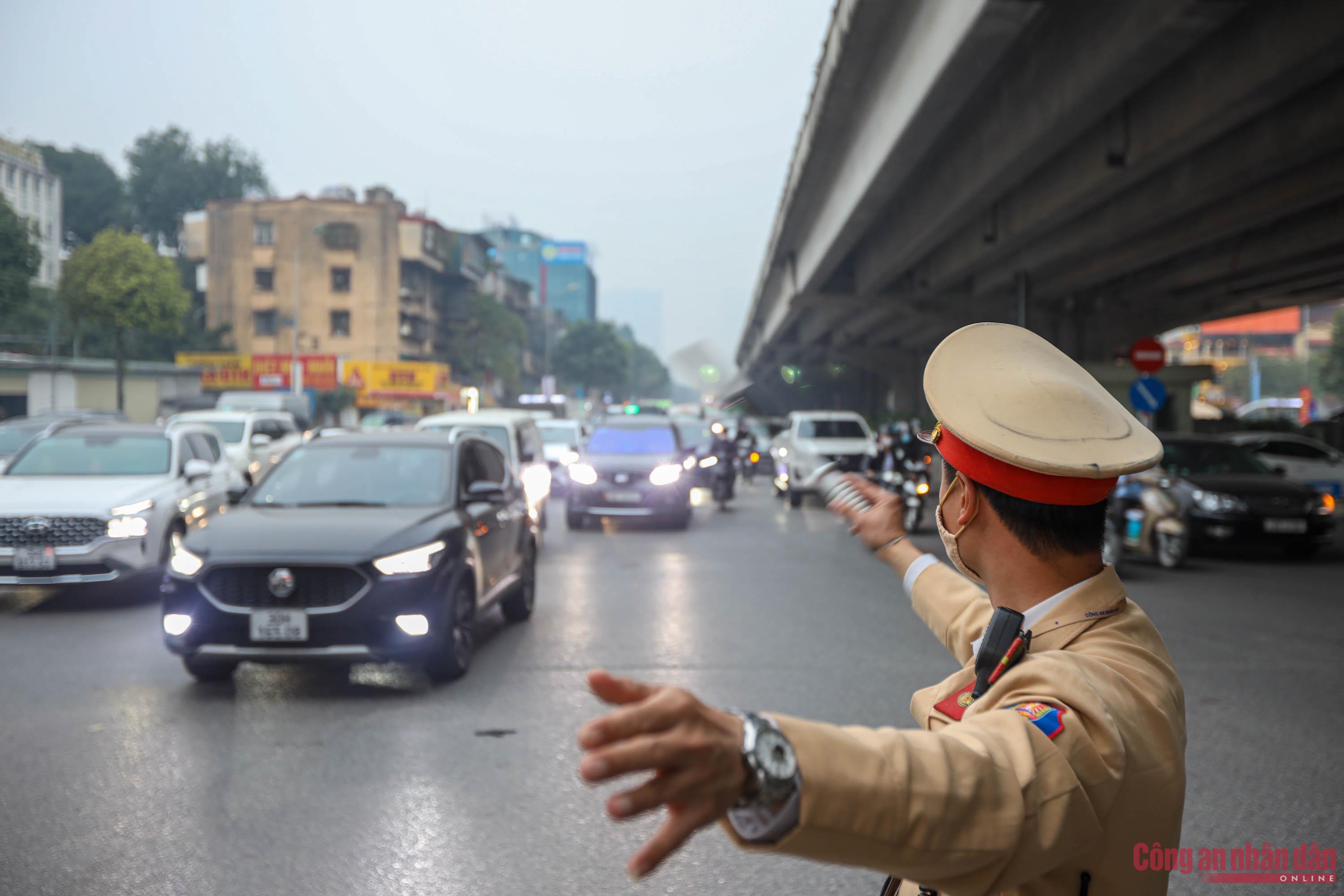 Kết thúc nghỉ Tết, cửa ngõ phía Nam Thủ đô đông nghịt người và xe -8