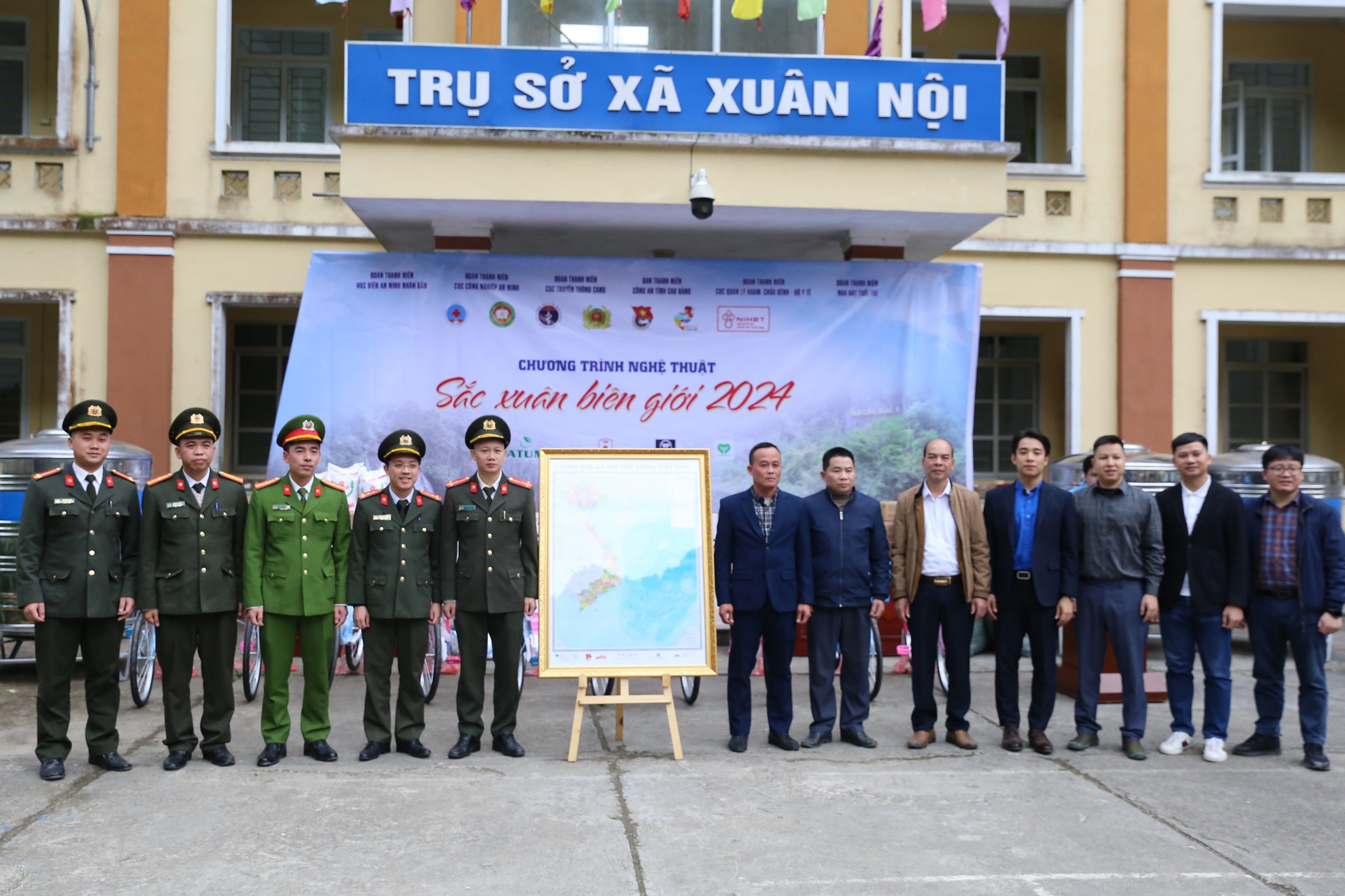 Sắc xuân biên giới tại miền quê cách mạng Cao Bằng - 0