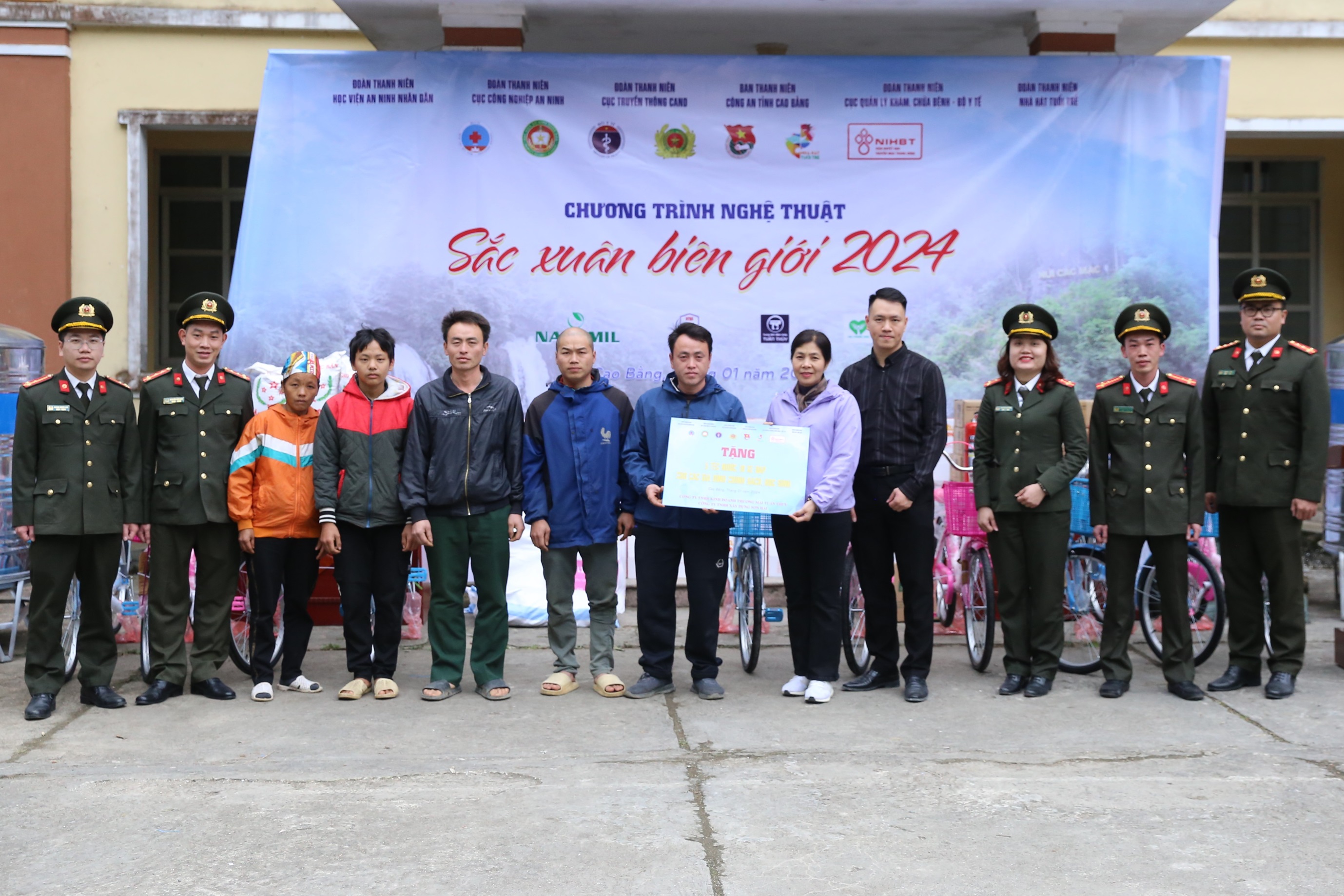 Sắc xuân biên giới tại miền quê cách mạng Cao Bằng - 5