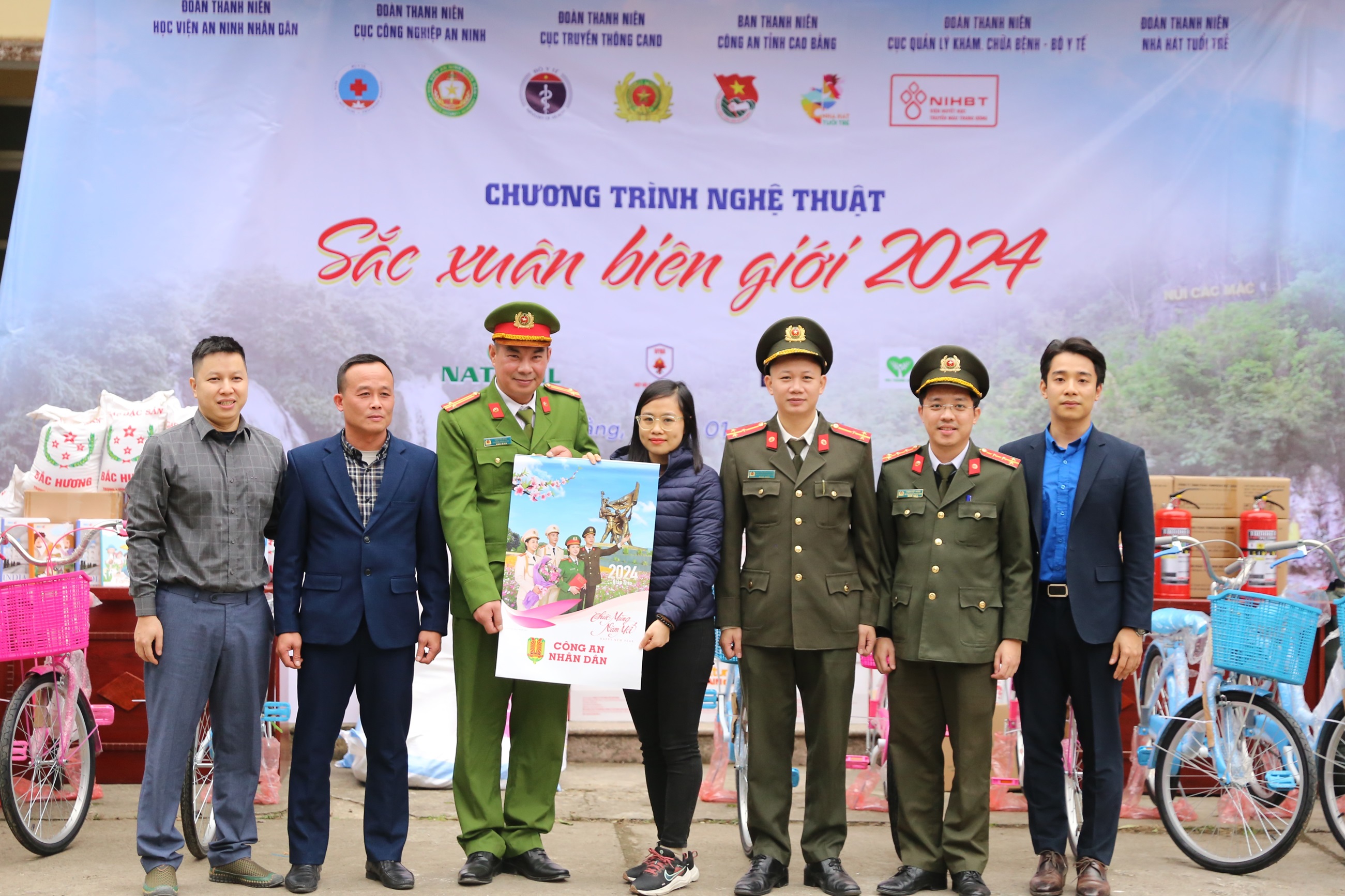 Sắc xuân biên giới tại miền quê cách mạng Cao Bằng - 7