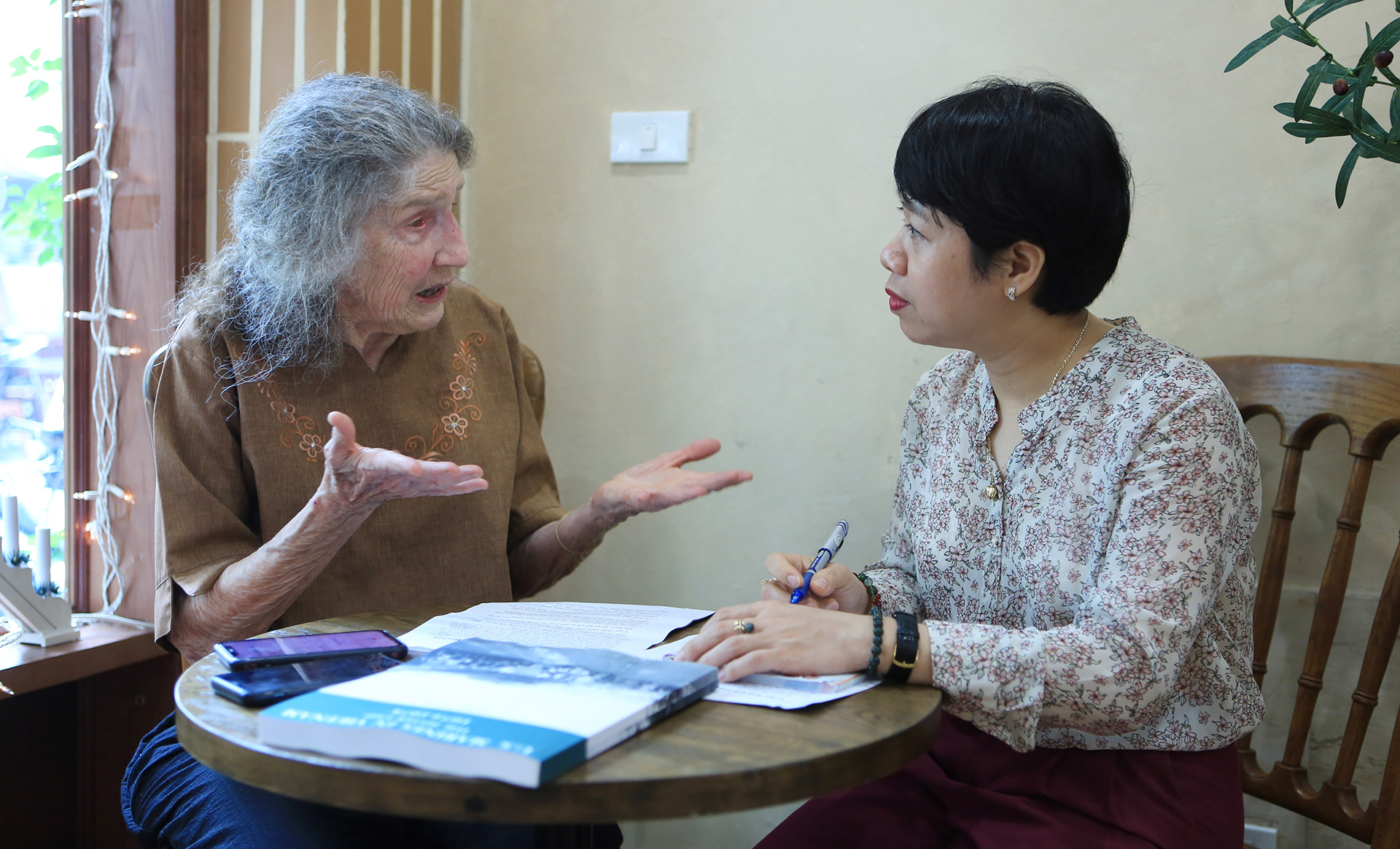 Nhà văn Mỹ Lady Borton: Chiến thắng của Việt Nam là chiến thắng của trí tuệ và toàn dân -0