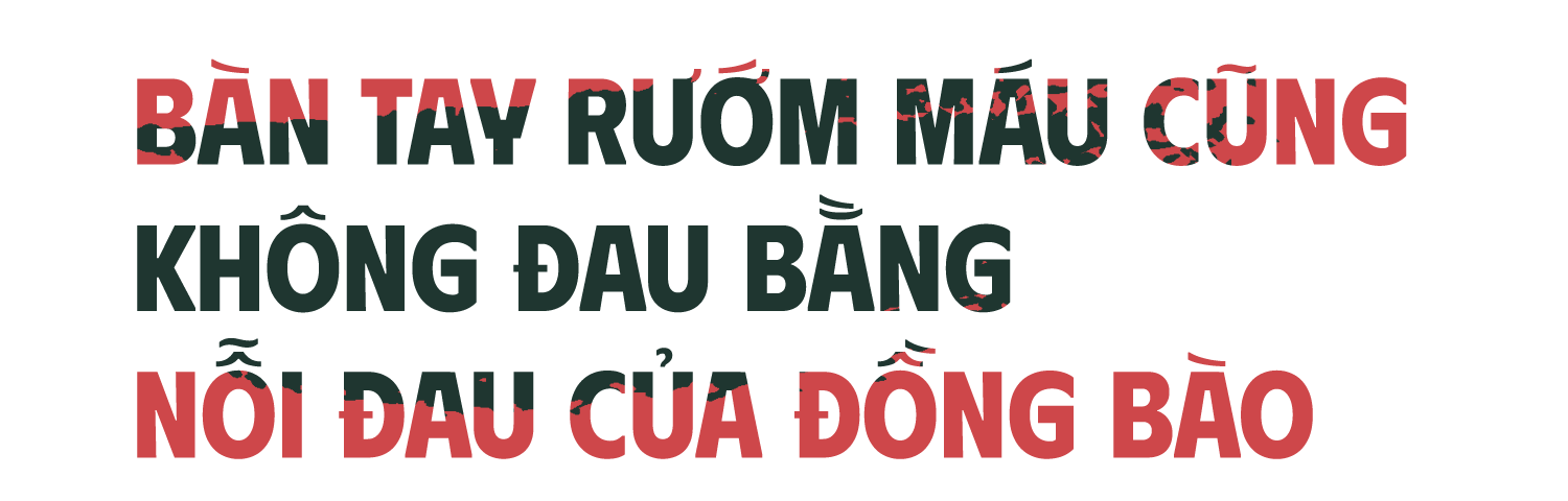 Nặng tình quân dân nơi cơn lũ đi qua -0