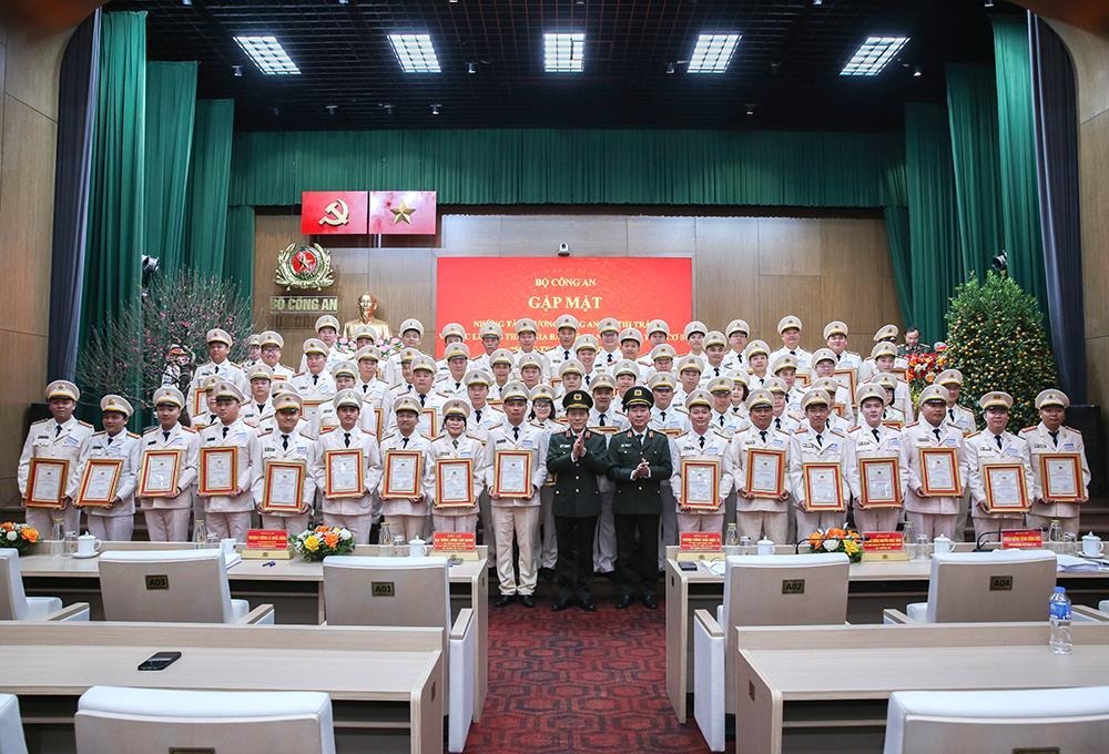 MPS honors typical examples of communal-level police force and at-grassroots security and order protection support force - 1