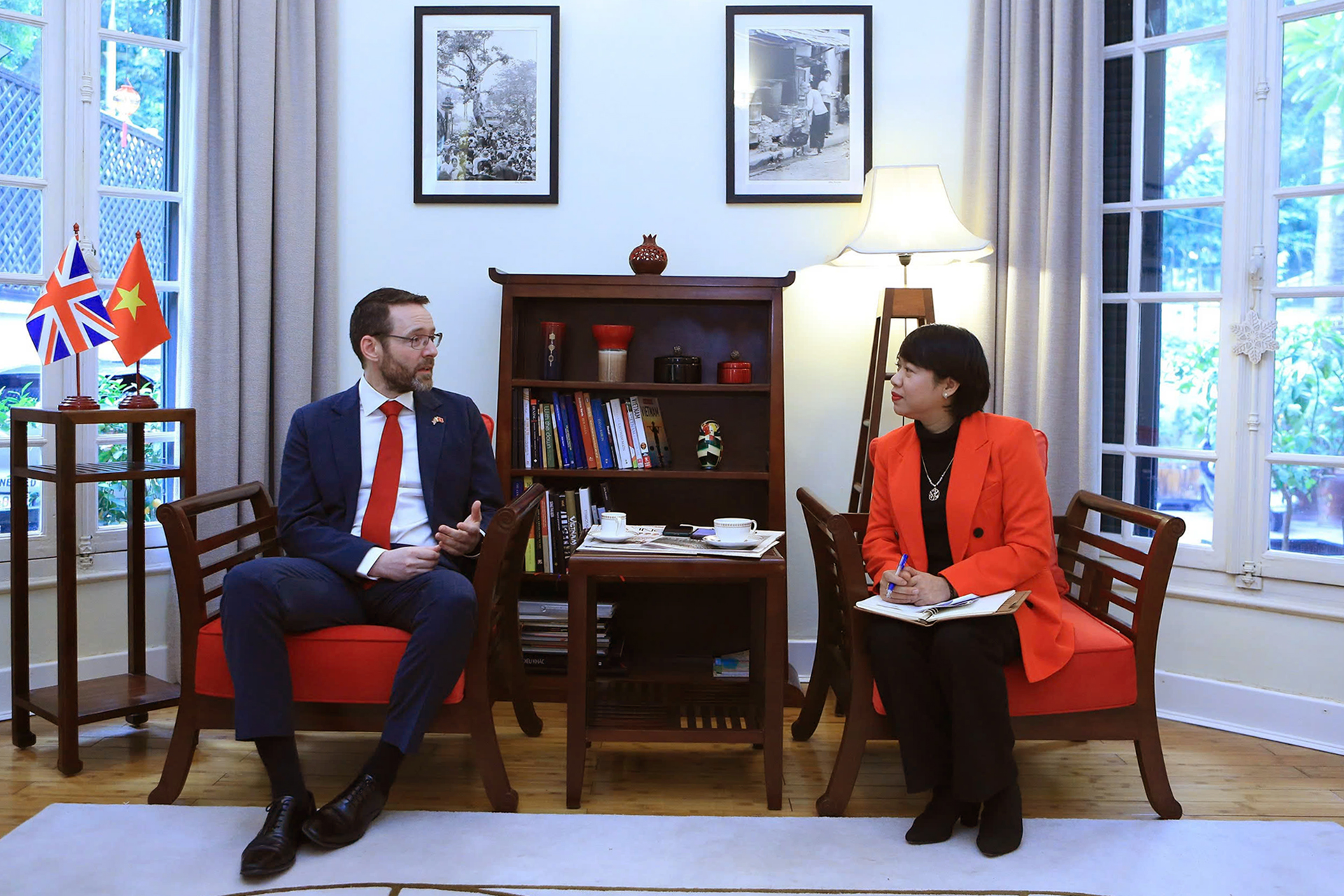 Đại sứ Vương quốc Anh Iain Frew: Tôi ấn tượng về Việt Nam ngay từ khoảnh khắc đầu tiên -0