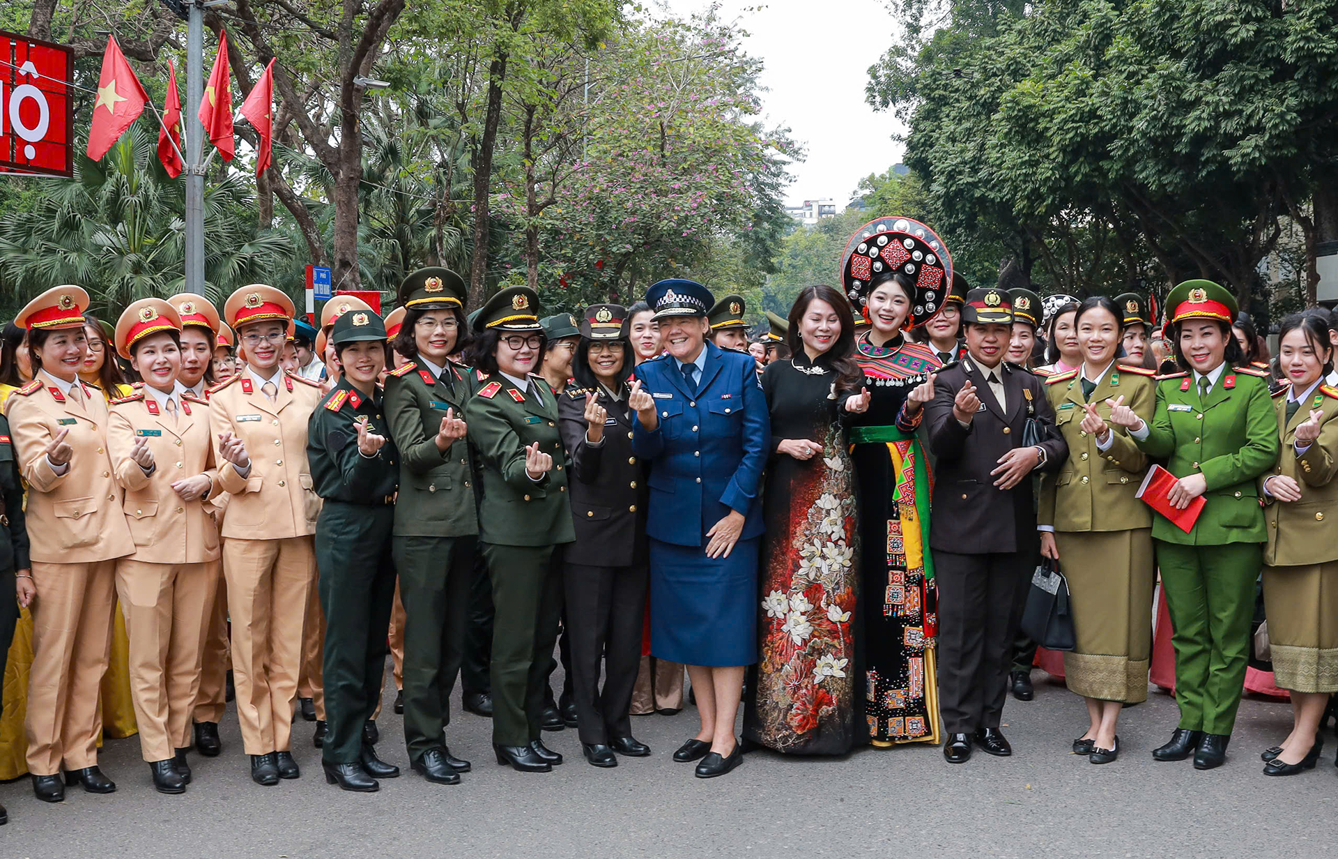 Lan tỏa niềm tự hào, tinh thần đoàn kết vì an ninh Tổ quốc -0