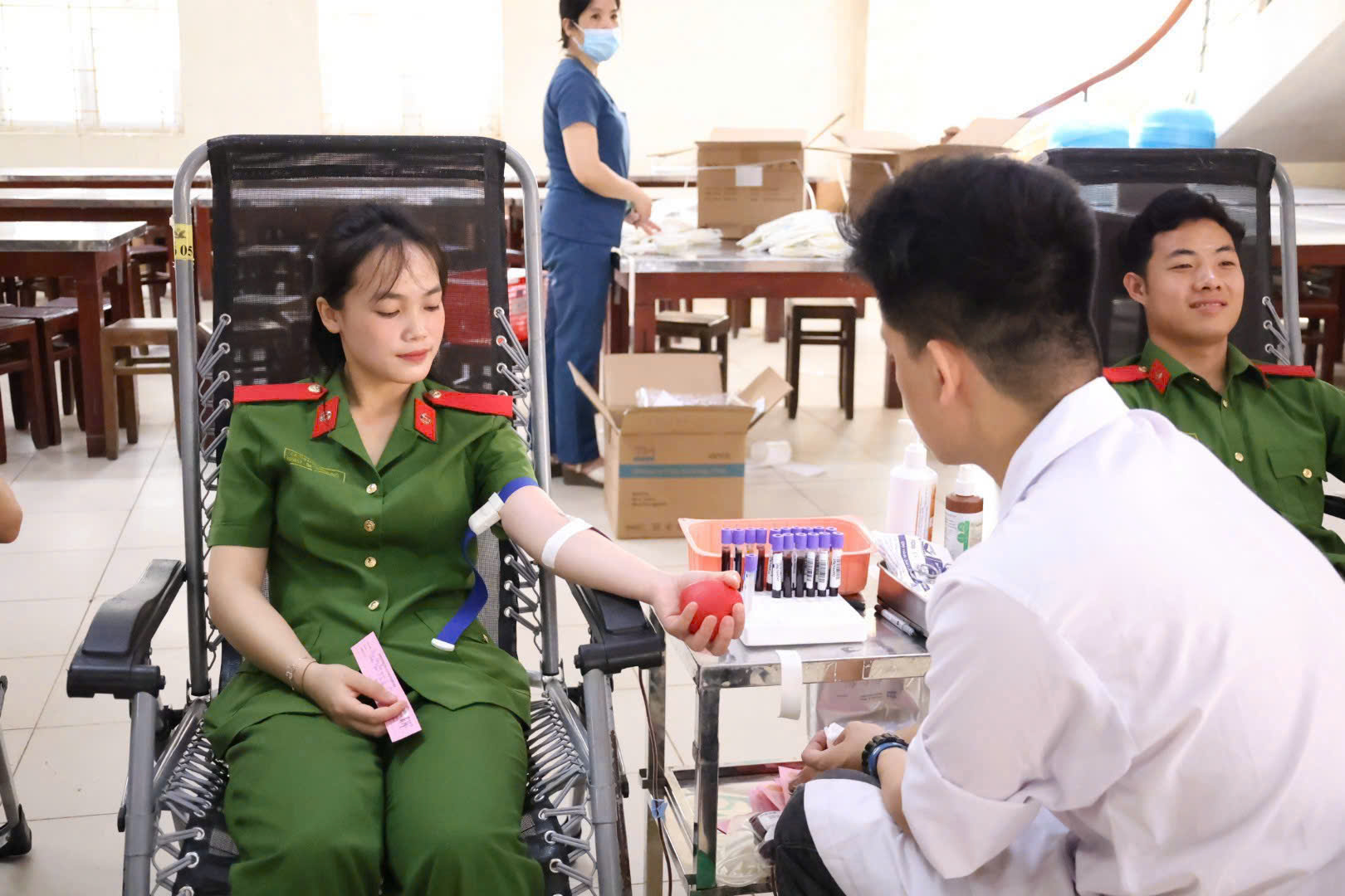 1.000 cán bộ, học viên Cao đẳng Cảnh sát nhân dân I tham gia hiến máu - 3