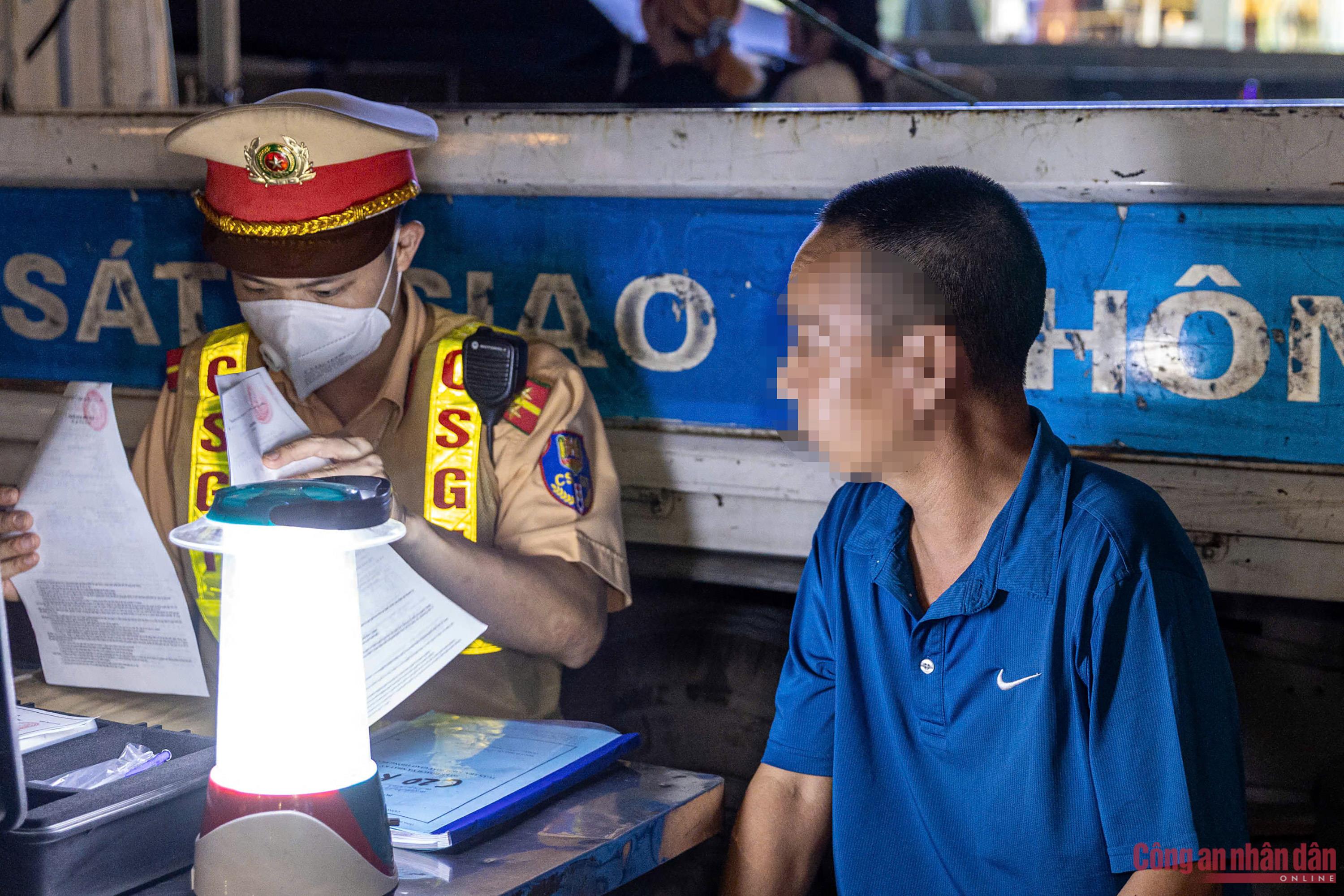 Kiểm soát nồng độ cồn: tài xế xe máy lý do “đi gần, uống ít” -0