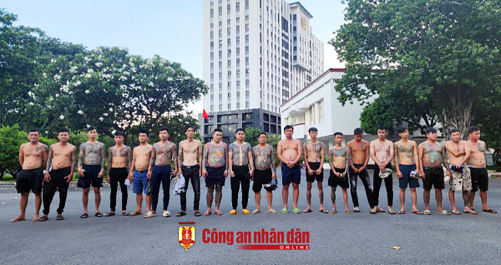 Khởi tố 32 bị can về 6 tội danh trong vụ án xảy ra tại tỉnh Tiền Giang và Long An -0 Khởi tố 32 bị can về 6 tội danh trong vụ án xảy ra tại tỉnh Tiền Giang và Long An -0