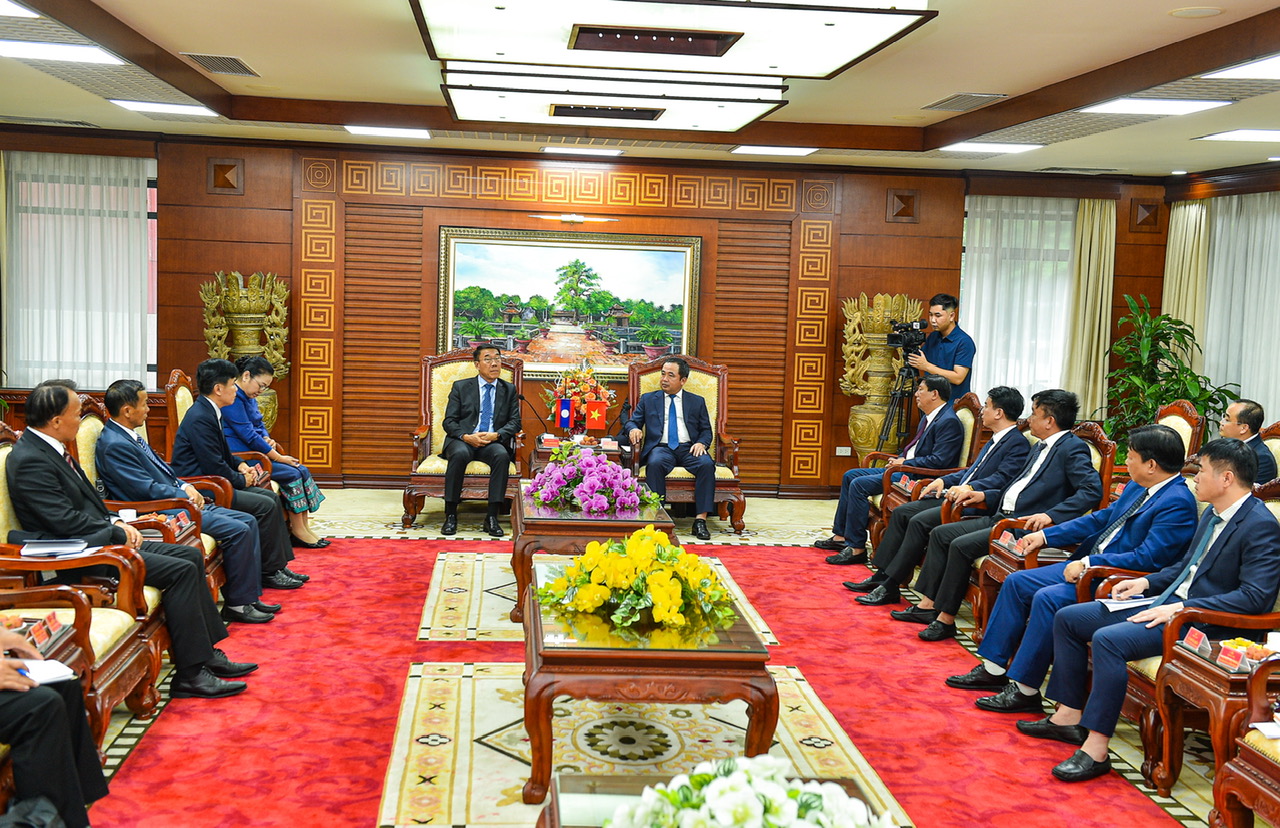 Bí thư Tỉnh ủy Hải Dương Trần Đức Thắng tiếp Quyền Trưởng ban Đối ngoại Trung ương Đảng Nhân dân Cách mạng Lào -0