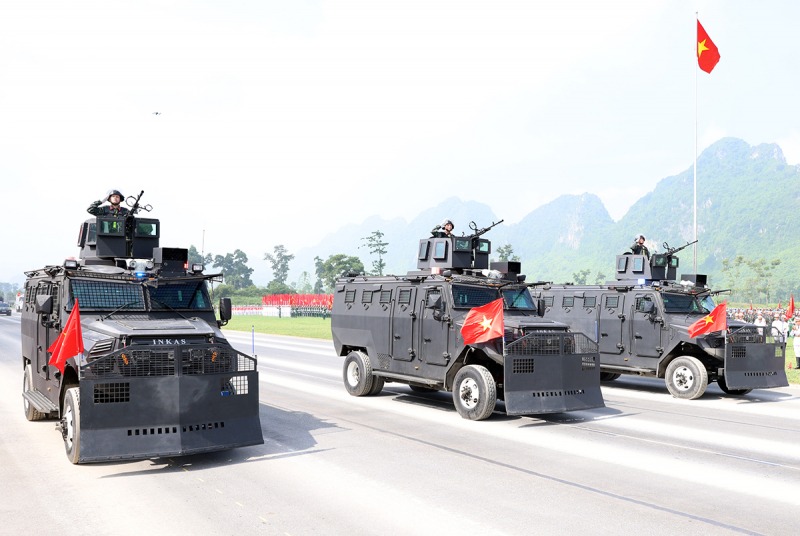 Modern military and police equipment showcased at first parade rehearsal - 3