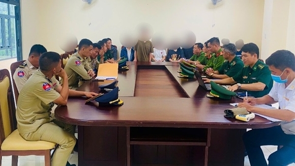 Cảnh Báo: 11 Người Việt Bị Lừa Sang Campuchia Bằng Chiêu 'Việc Nhẹ, Lương Cao' - Lâm Đồng Vào Cuộc!