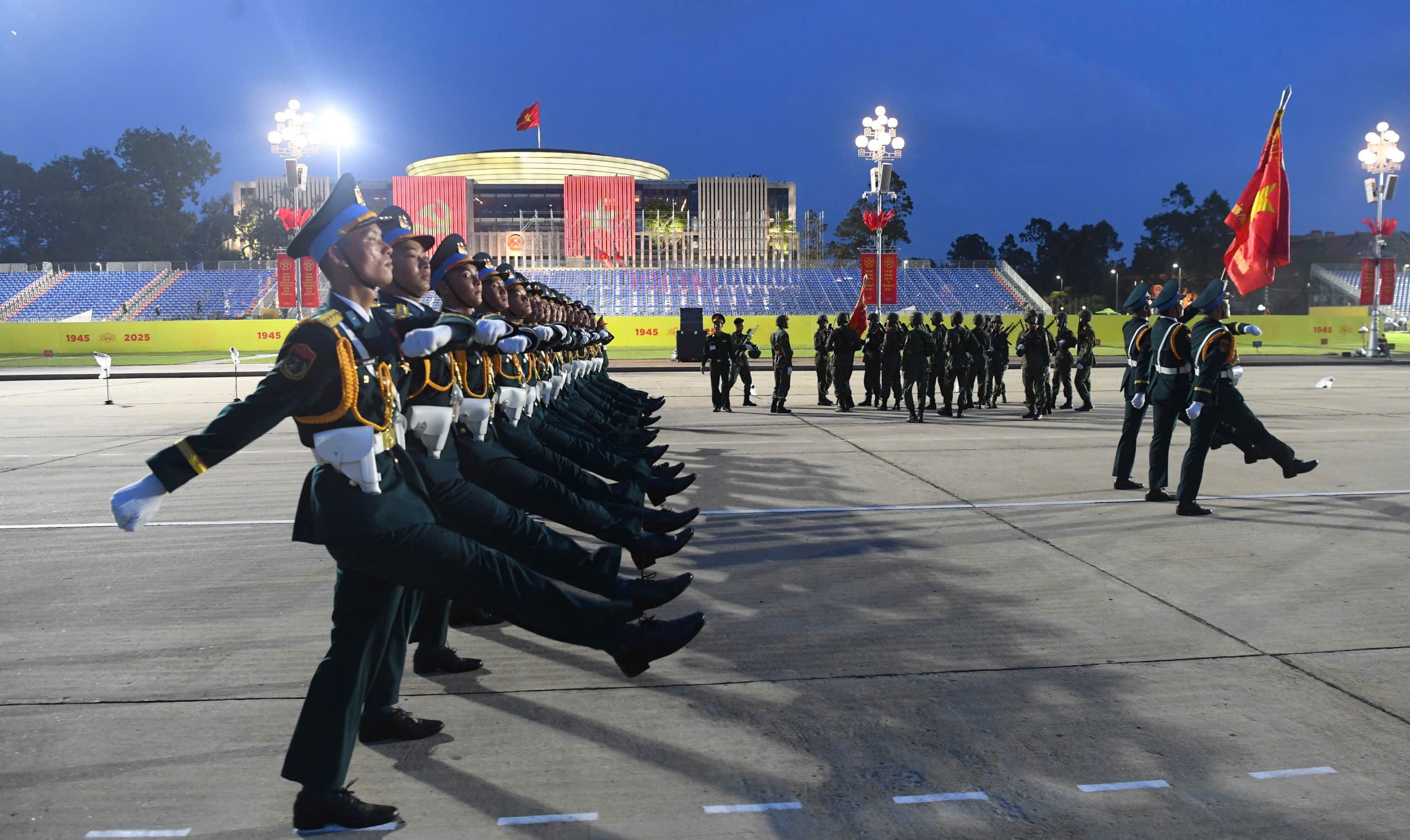 Tổng hợp luyện diễu binh, diễu hành tại Quảng trường Ba Đình -2