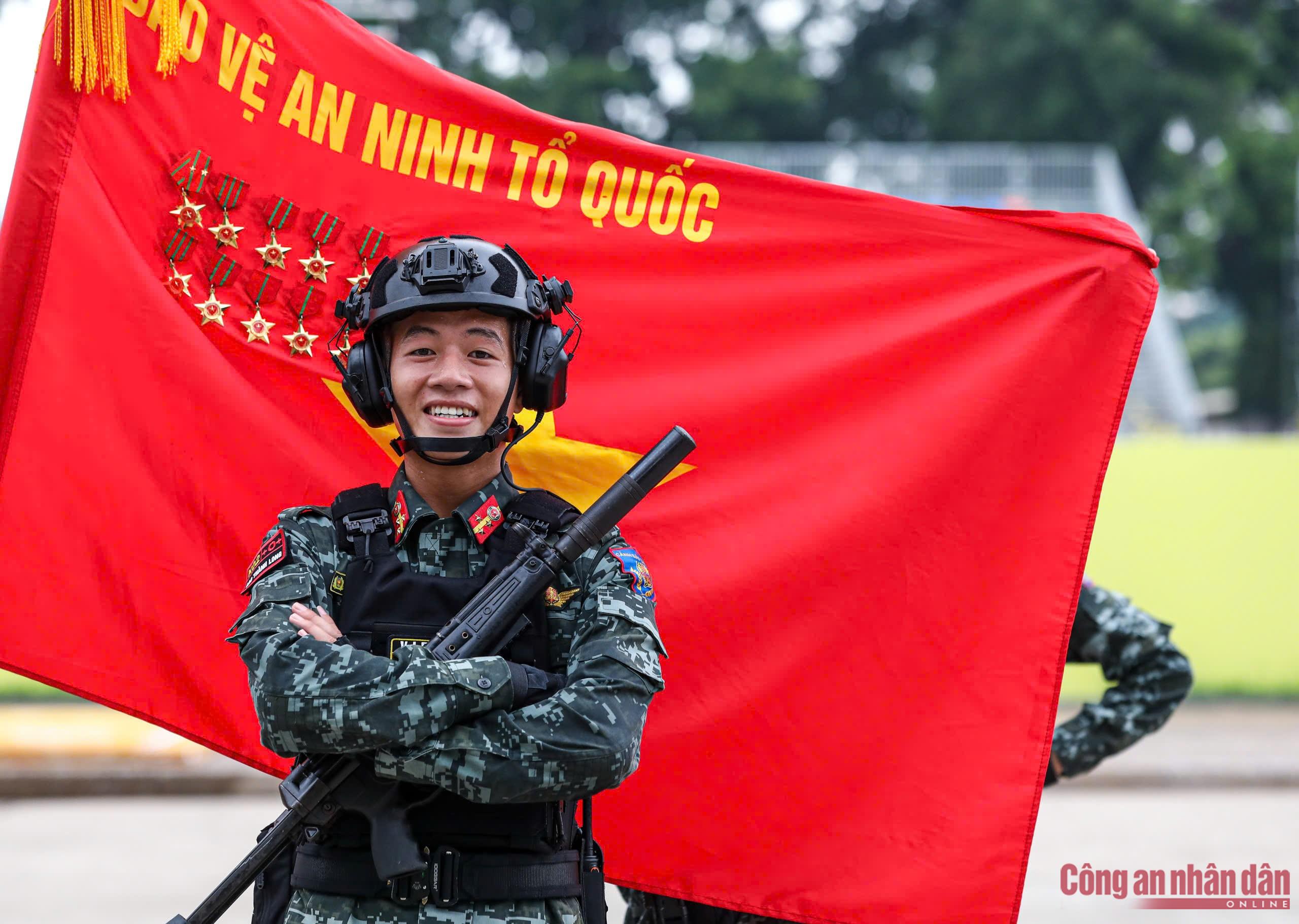 Những bước chân đầu tiên trên Quản trường Ba Đình -0