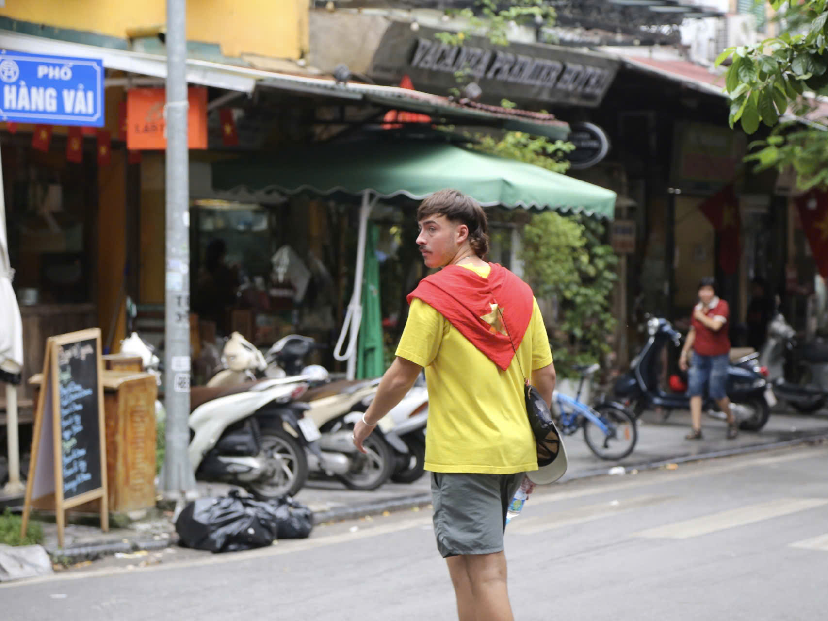 Khách quốc tế hoà cùng không khí Lễ tổng duyệt cấp Nhà nước Đại lễ A80 - 0