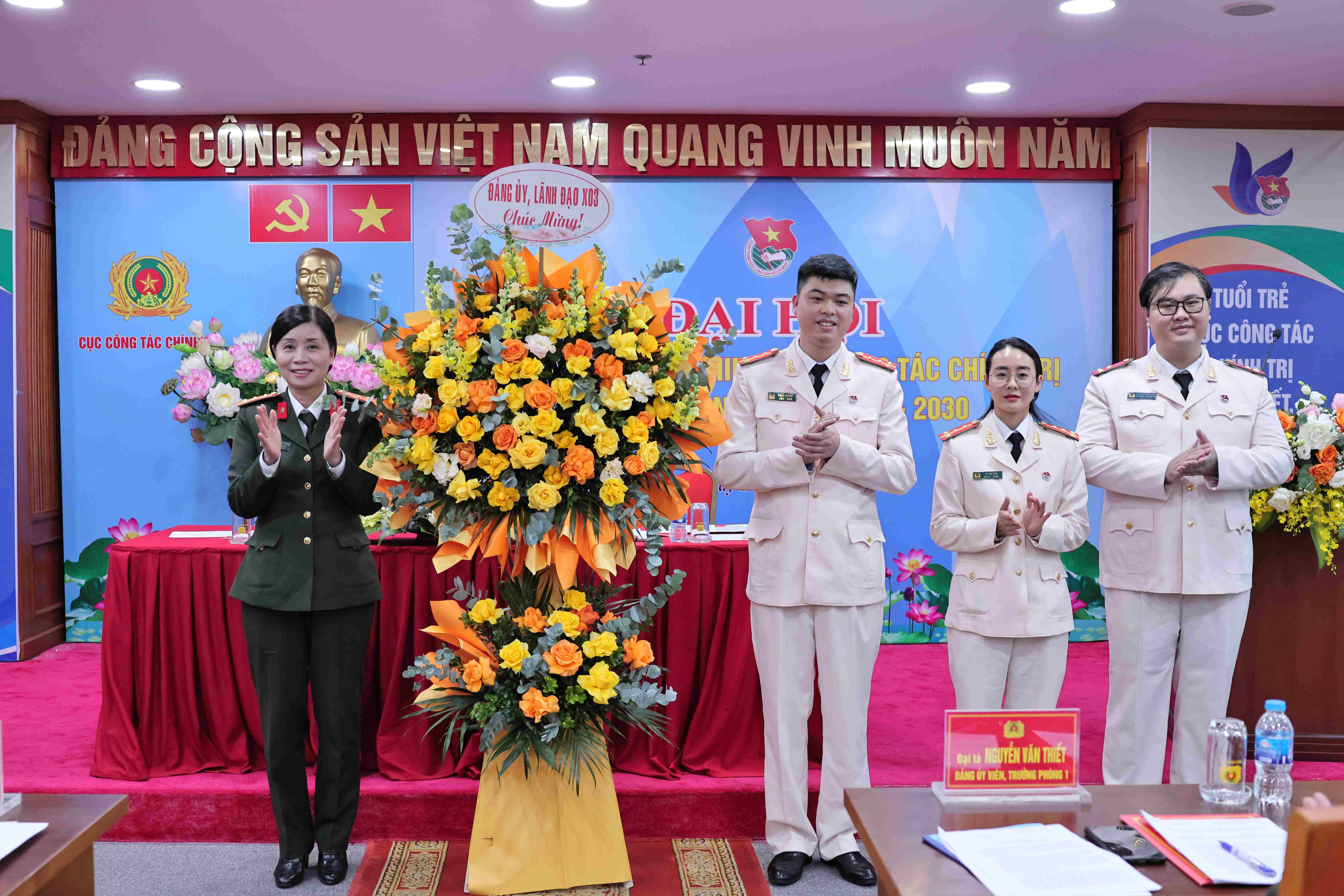 Phát huy bản lĩnh, trí tuệ và khát vọng cống hiến của tuổi trẻ Cục Công tác Chính trị - 1